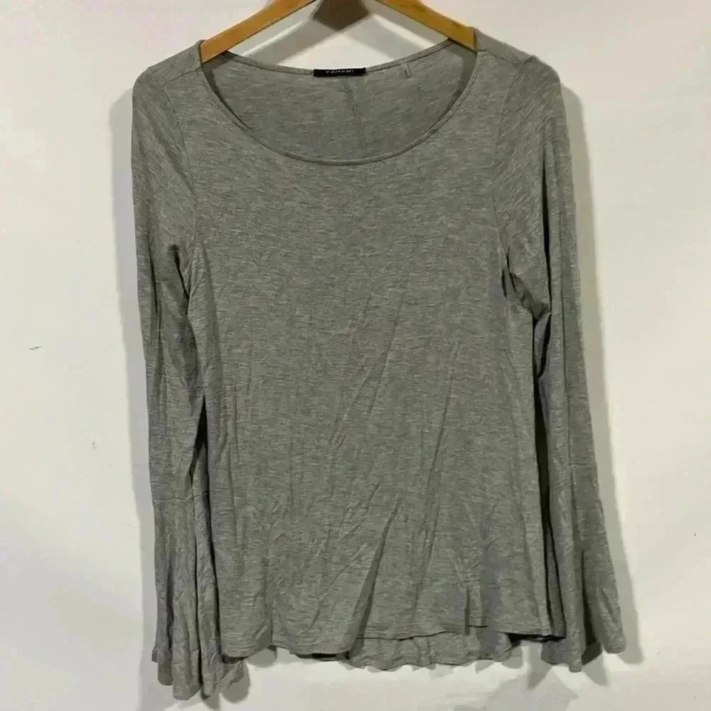 Tahari pullover sweater